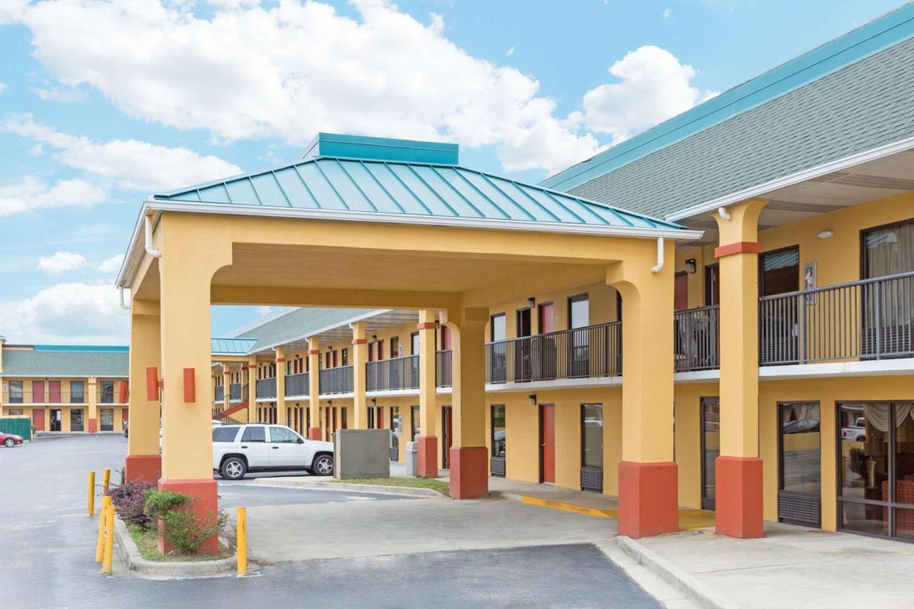 Hotel Super 8 By Wyndham Orangeburg Near I-26 Zewnętrze zdjęcie